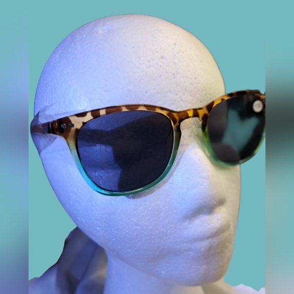 Accessories - LAST PAIR!! 1:00 Tortoise Shell and Green READING SUNGLASSES